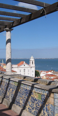 Tuk Tuk Lisboa Tour Histórico - Utukme - Miradouro das Portas do Sol