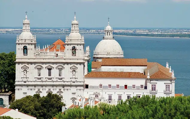 Tuk Tuk Lisboa Tour Histórico - Utukme - Igreja de São Vicente de Fora
